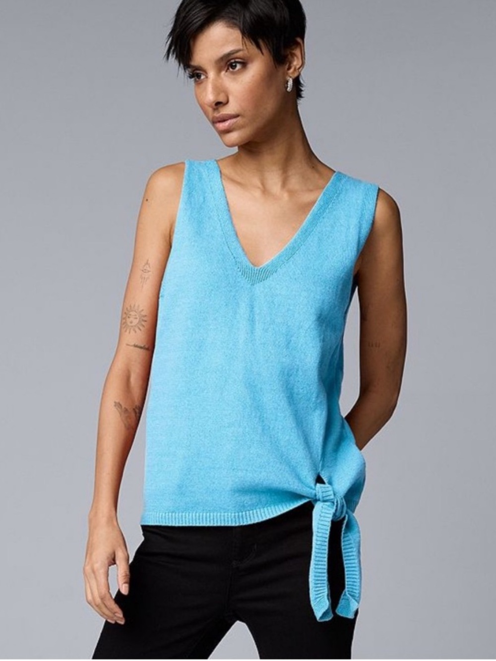 Simply Vera Wang V-Neck Sleeveless Top